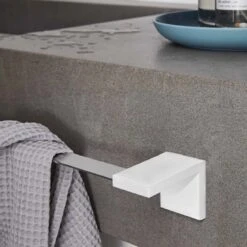 Portasciugamano Inlinea Geelli -Arredare Moderno portasciugamano inlinea geelli 1